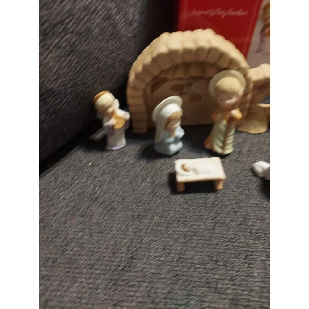 Hallmark the Nativity collection Jesus New‎ In Box Mary Hamilton 2012 NIB scene
